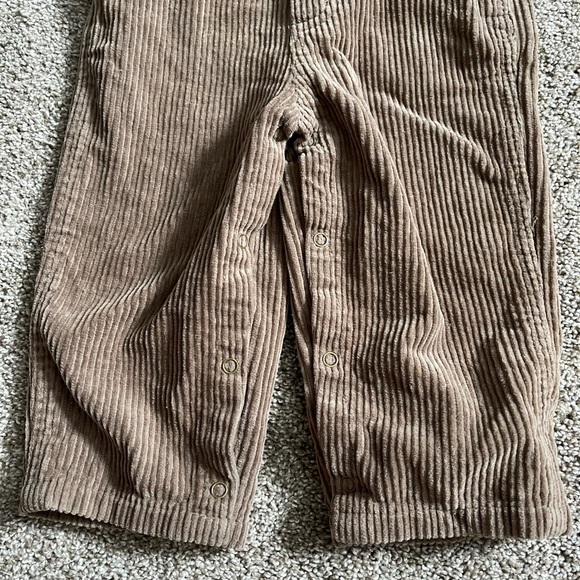 12 month overalls - Picture 4 of 6